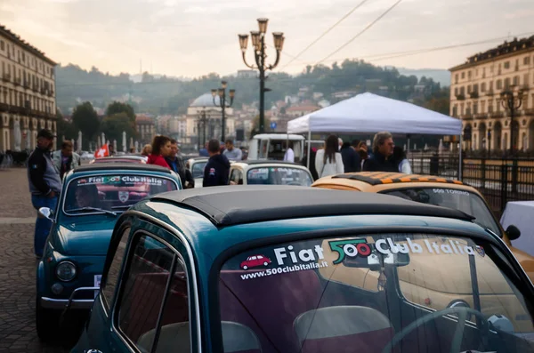 Fiat 500 classic car rally in Turin — Stock Photo, Image