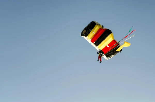 Итальянский парашютист — стоковое фото