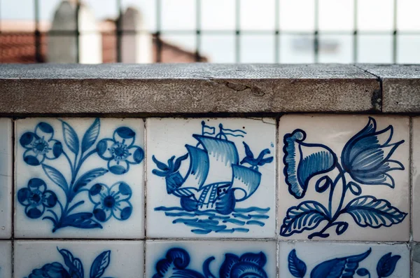 Navio Caravela Porguês Pintado Sobre Tradicionais Azulejos Lisboa Portugal Onde — Fotografia de Stock