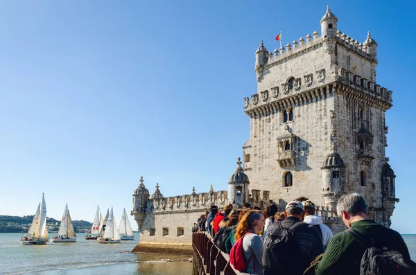 Lisboa Portugal Febrero 2019 Personas Turistas Esperando Cola Entrada Torre — Foto de Stock