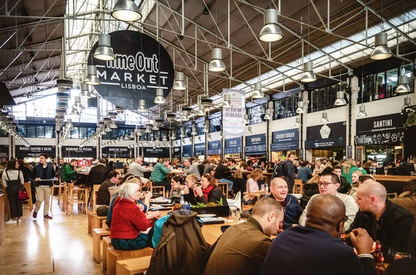 Lisbon Portugal February 2019 People Eating Tables Time Out Market — Stock Photo, Image