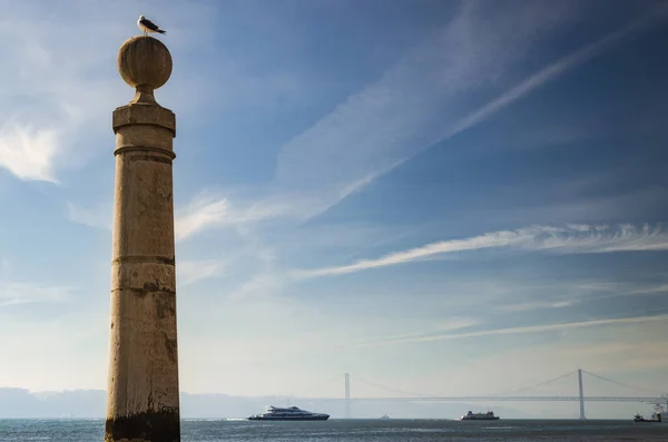 Antiga Coluna Pedra Porto Praca Comercio Praça Principal Lisboa Com — Fotografia de Stock