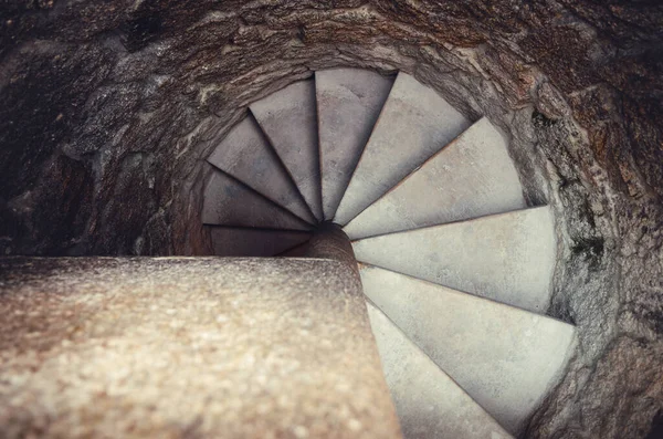 Parte Superior Wiew Una Antigua Escalera Caracol Piedra Muy Estrecho — Foto de Stock
