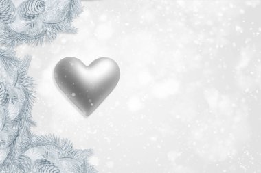 Noel Kutlamaları tasarım davetiye veya tebrik için. Ladin, çam, servi, sedir, köknar, ardıç. Merry xmas şablonu. Parçacık ve gümüş daire ışıklar kalp kar veya bokeh