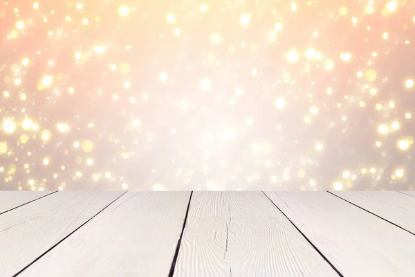 Boże Narodzenie srebrny tło z golden okrągłe bokeh lub koło światła świecidełka i biały stół. Używać do wyświetlania lub montaż produktów — Zdjęcie stockowe