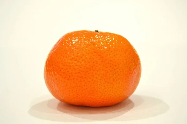Mandarynka Obrane Mandarynka Izolowane Białym Tle Dojrzałe Mandarynki Mandarynkowa Pomarańcza — Zdjęcie stockowe