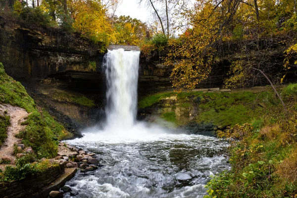 Őszi Minnehaha csökkenése — Stock Fotó