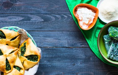 Ispanak pie ricotta peyniri ile