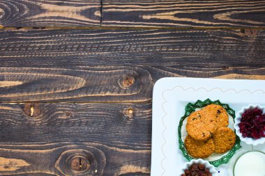 Mısır gevreği bisküvi ile sağlıklı sabah kahvaltı