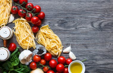 Domates makarna için İtalyan gıda pişirme maddeleri