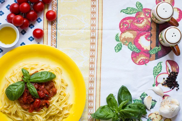 Domates makarna için İtalyan gıda pişirme maddeleri — Stok fotoğraf