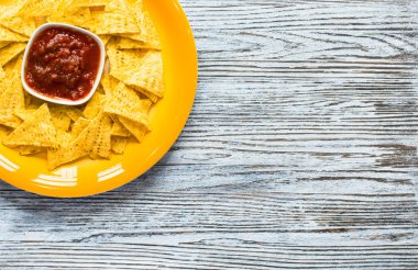 Meksika cips cips ahşap arka plan üzerinde