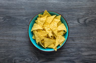 Meksika cips cips ahşap arka plan üzerinde