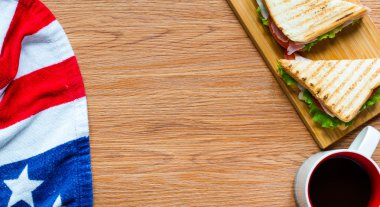 Sağlıklı sandviç ekmek en iyi görünümü ahşap arka plan üzerinde