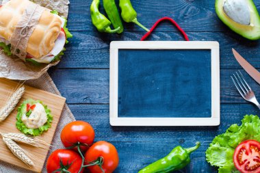 Jambon ve sebze taze ve lezzetli sandviç