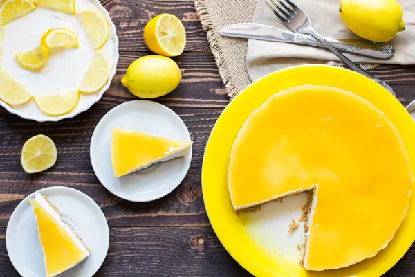 Домашний лимонный чизкейк, — стоковое фото