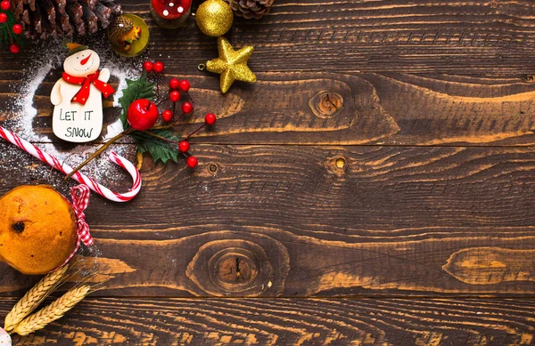 Mini panettone com frutas e decoração de Natal , — Fotografia de Stock