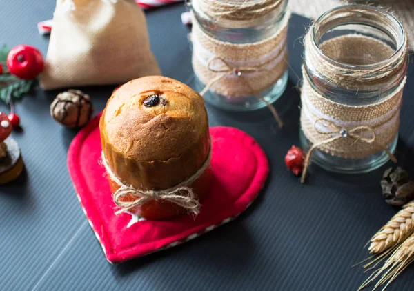 Mini panettone avec décoration de Noël , — Photo