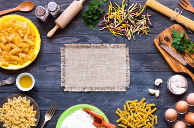 Makarna arka plan. Çeşitli sebze, serbest ile makarna 