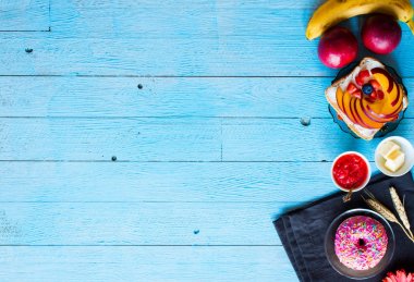 Lezzetli Sağlıklı Kahvaltı, meyve sandviç ile farklı fil