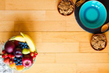 Kase taze meyve muz, elma, çilek, kayısı, 