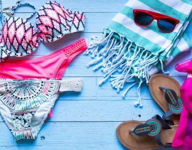 Yaz moda kadınlar mayo bikini, tatil kavramı, ücretsiz spa