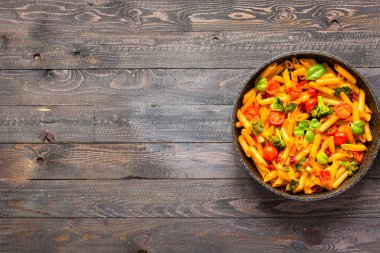 İtalyan penne makarna salça ve vegeta farklı türü