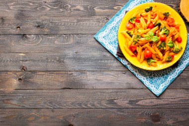 İtalyan penne makarna salça ve vegeta farklı türü