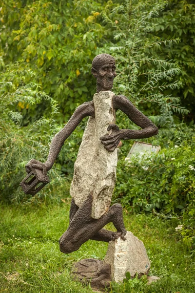 公園の男の彫刻 — ストック写真
