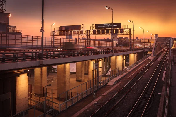 Solnedgången twilight i Moskva — Stockfoto