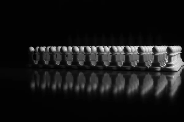 Satranç, beyaz piyon, figürler, arka ışık, arka plan ışığı, ışık ve gölge, yansıma, gölge