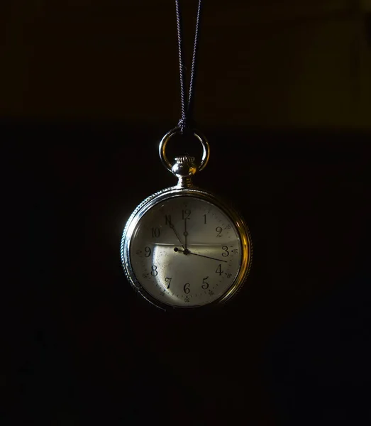 Vintage pocket watch dial gevuld met water — Stockfoto