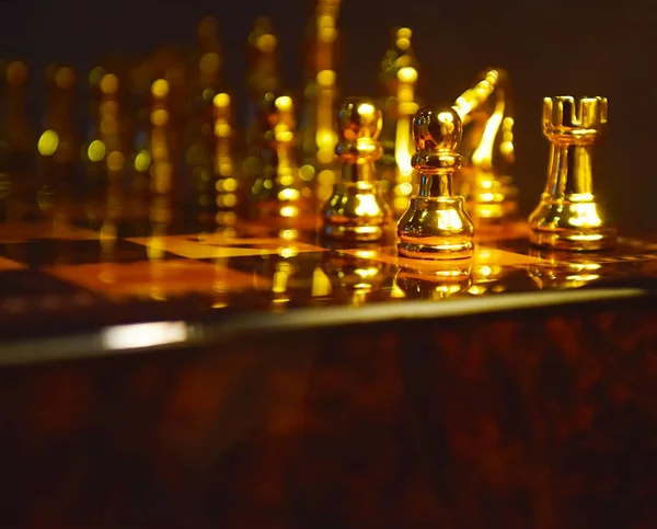 Guld schack bitar närbild — Stockfoto