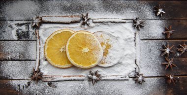 Turuncu tarçınlı çubuk yıldız Noel süsü için şeker tozu anason