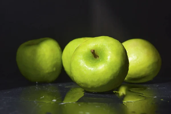 Ripe Green Apples Covered Water Drops — Stock Photo, Image