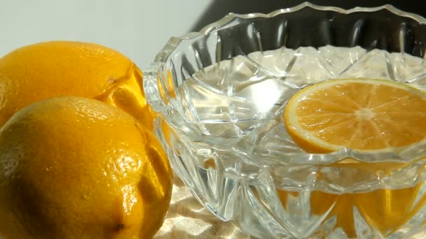 Citron dans l'eau ou le jus — Video