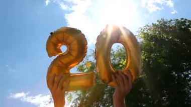 Kutlu olsun 20 altın hava balonları ile