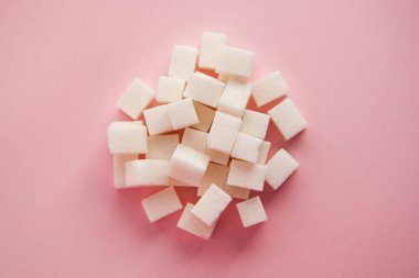 Beyaz şeker pembe arka plan, Gıda katkı maddeleri