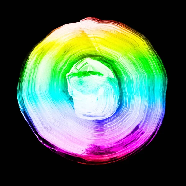 Rainbow teksturowanej akrylowa koło. Akwarela plamy na czarnym tle. — Zdjęcie stockowe
