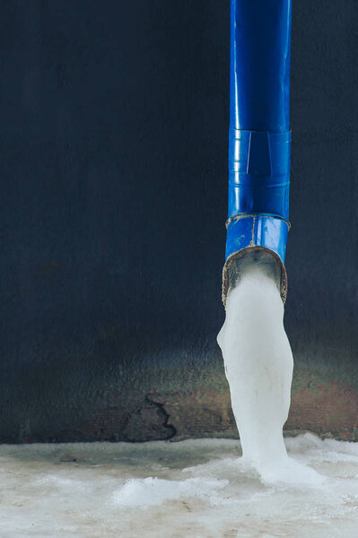 liquid froze in the drain pipe