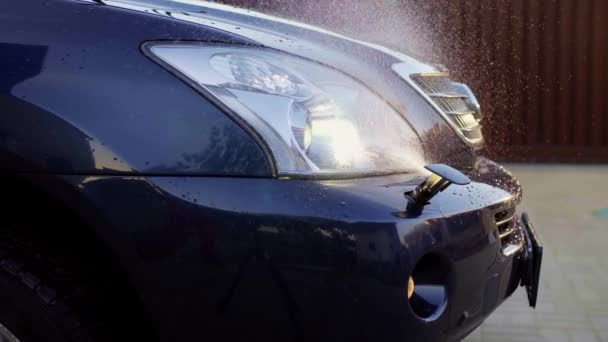 Sistema de lavado de faros de coche en su trabajo — Vídeos de Stock