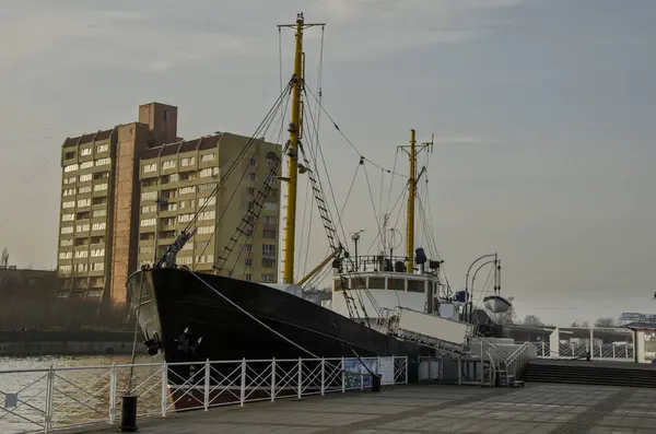 Deniz balıkçı gemisi