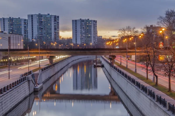Güzel bir akşam city scape