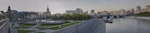 Güzel bir akşam Moskova manzarası