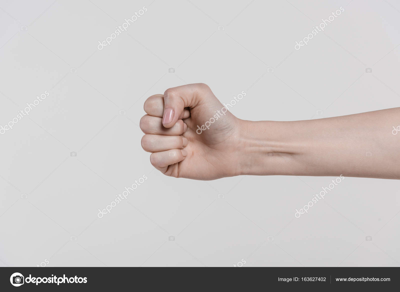 Кулак стоковое фото ©RomanPashkovsky 163627402