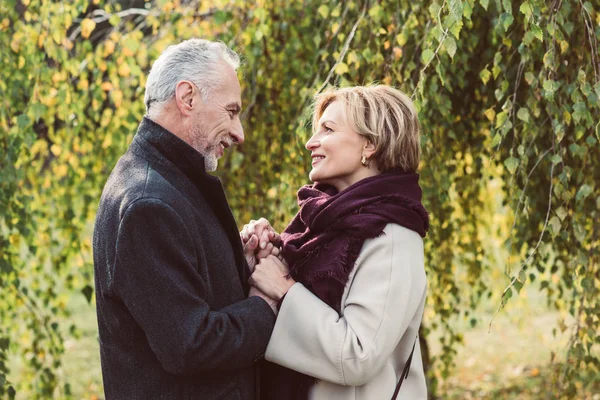 Happy mature couple — Stock Photo