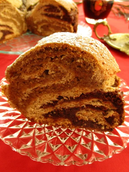 Ceviz ve çikolata ile Çift somun rulo