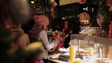 Noel davranır, Budapeşte, Macaristan