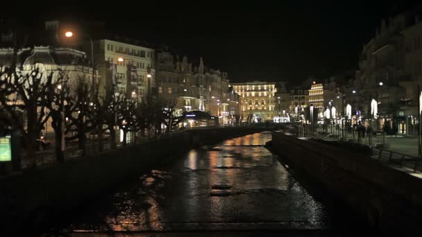 Karlovy Vary Cidade noturna — Vídeo de Stock