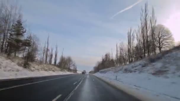 체코 공화국에 있는 겨울도로. — 비디오